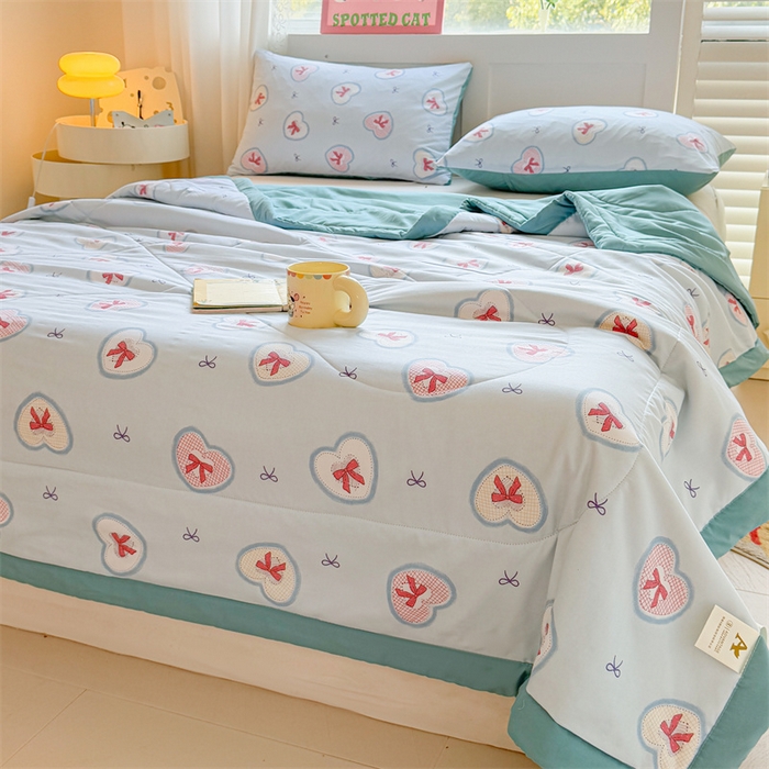 91家纺网 家纺一手货源 找家纺 雅颂缘 2025新款印花水洗棉新疆棉花夏被 爱心蝴蝶结