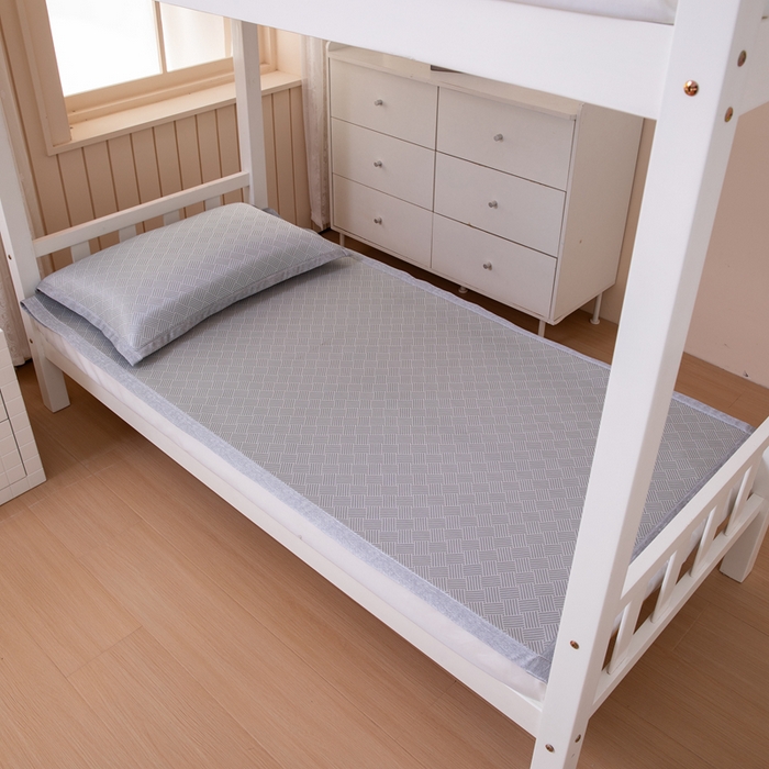 91家纺网 家纺一手货源 找家纺 凌云 2025新款学生宿舍提花凉感冰丝席 菱格-灰