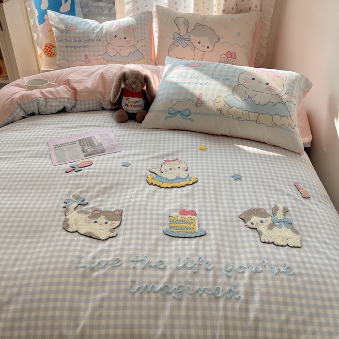 91家纺网 家纺一手货源 找家纺 慕澄家纺 2025新款毛巾绣小清新四件套 猫咪聚会