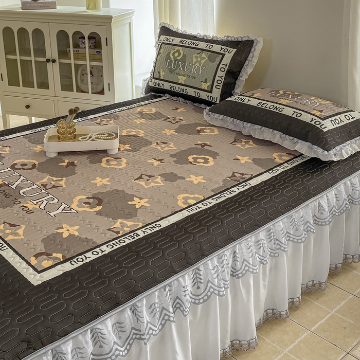 91家纺网 家纺一手货源 找家纺 麋兔 2025新款冰丝床裙乳胶凉席席子 路希