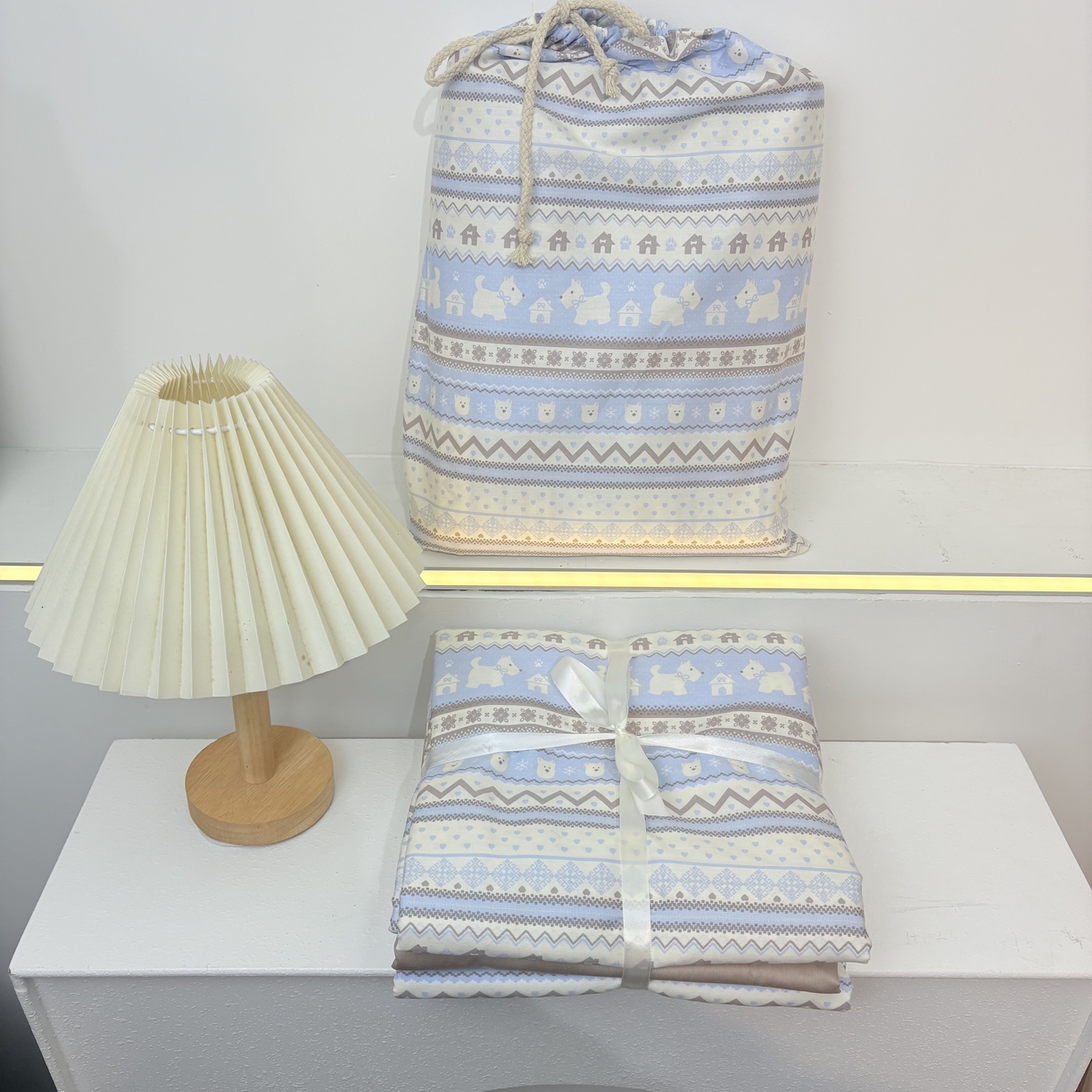 91家纺网 家纺一手货源 找家纺 花西夫人2025新款13372纯棉印花全棉四件套床单床笠款费尔岛（蓝）