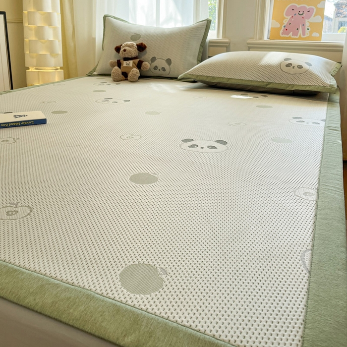 91家纺网 家纺一手货源 找家纺 雅居纺家纺 2025春夏新款A类加厚三明治底提花凉感席床席款 平安熊猫