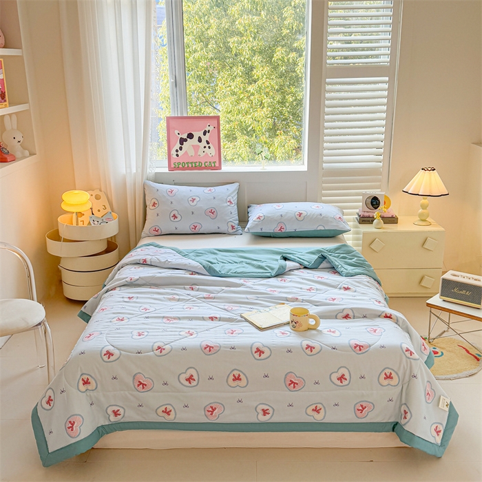 91家纺网 家纺一手货源 找家纺 雅颂缘 2025新款印花水洗棉新疆棉花夏被 爱心蝴蝶结