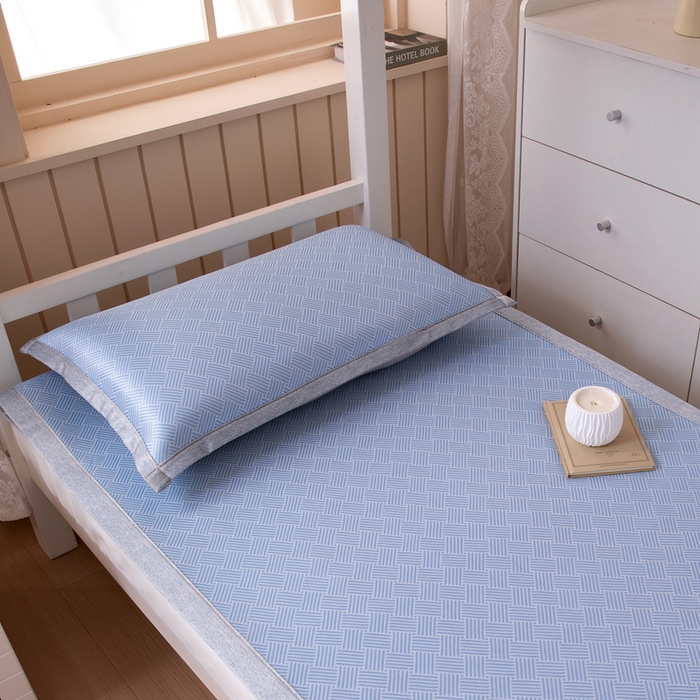 91家纺网 家纺一手货源 找家纺 凌云 2025新款学生宿舍提花凉感冰丝席 菱格-蓝