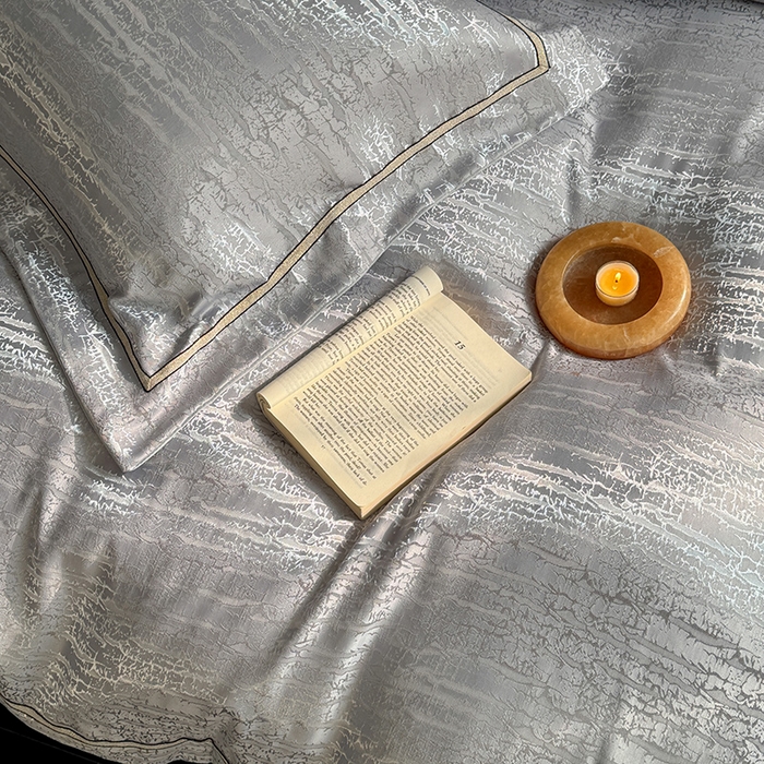 91家纺网 家纺一手货源 找家纺 优悦生活馆 2025新款冰丝亮丝提花四件套-白月光 星辰灰