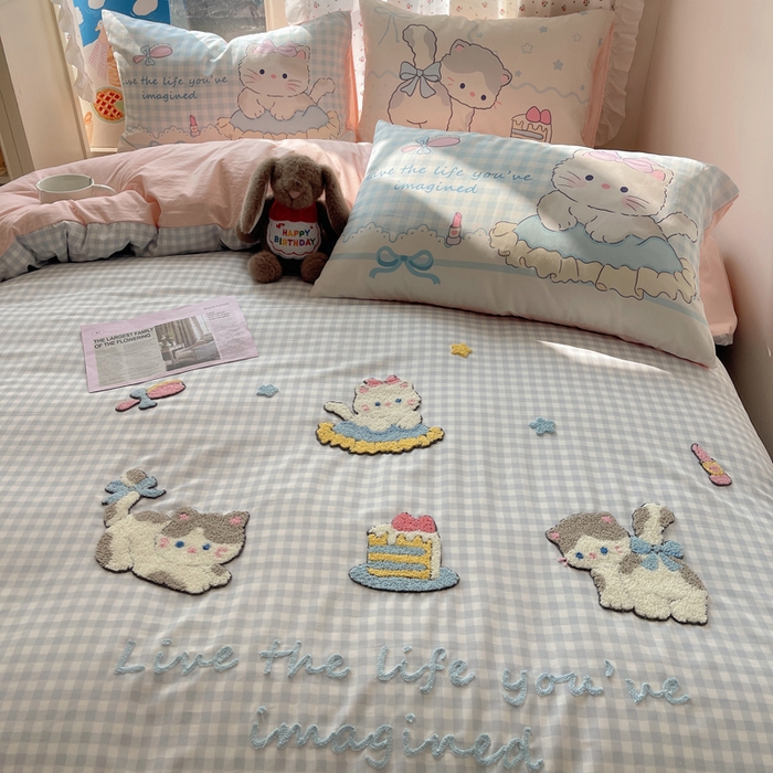 91家纺网 家纺一手货源 找家纺 慕澄家纺 2025新款毛巾绣小清新四件套 猫咪聚会