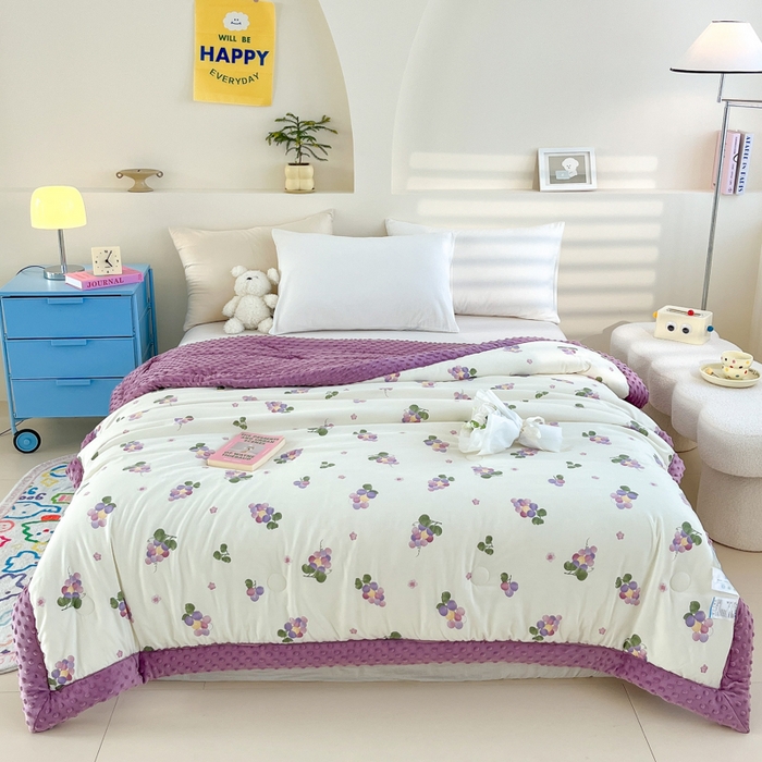 91家纺网 家纺一手货源 找家纺 爱宝被业 2025新款A类凉感豆豆绒羽丝棉夏被 夏日葡萄