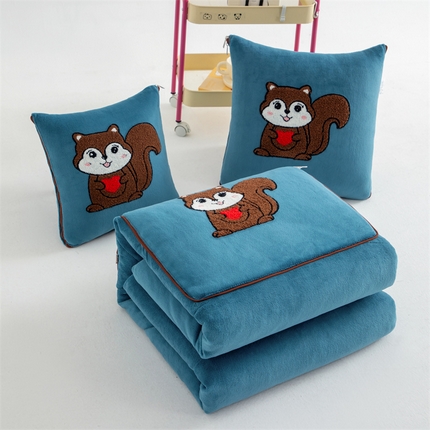 宝马家纺（原梦童画） 2025新款牛奶绒小松鼠抱枕被 雾霾蓝
