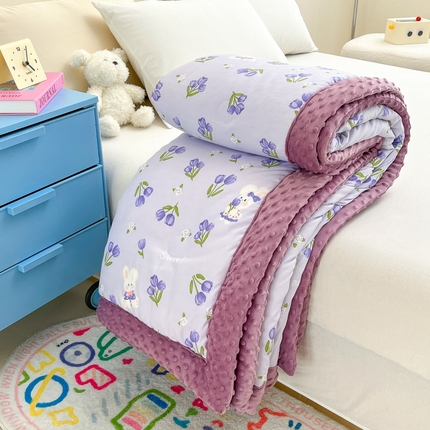 91家纺网 家纺一手货源 找家纺 （总）爱宝被业 2025新款A类凉感豆豆绒羽丝棉夏被