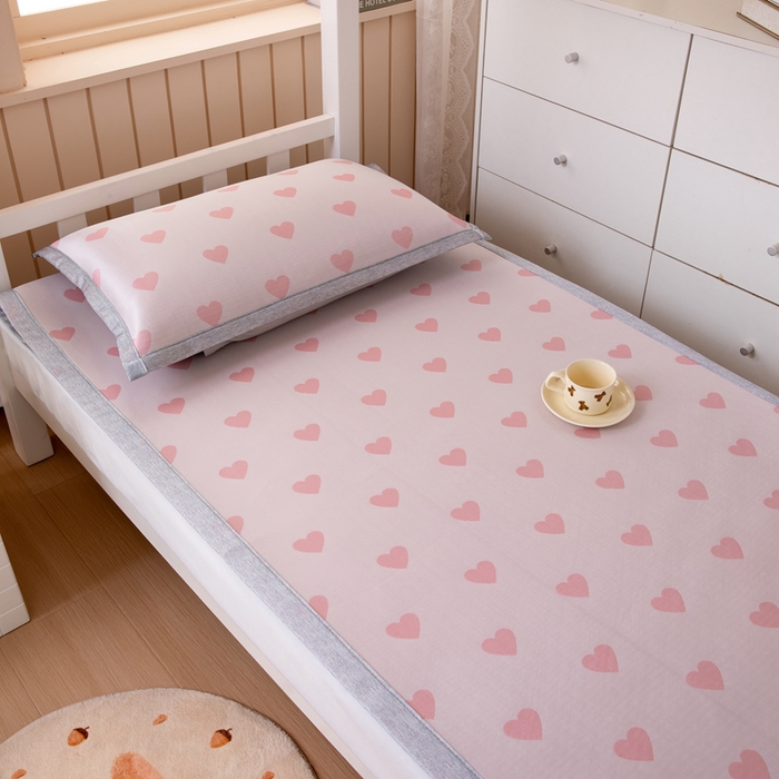 91家纺网 家纺一手货源 找家纺 凌云 2025新款学生宿舍提花凉感冰丝席 甜心-粉