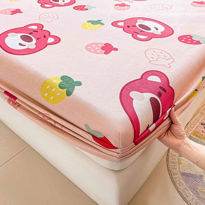 91家纺网 家纺一手货源 找家纺 晓时候2025新款老粗布床笠凉席 草莓熊