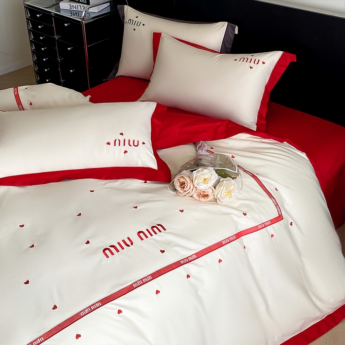 91家纺网 家纺一手货源 找家纺 理想家家纺 2025新款水洗真丝缪缪云朵棉四件套 缪缪-红