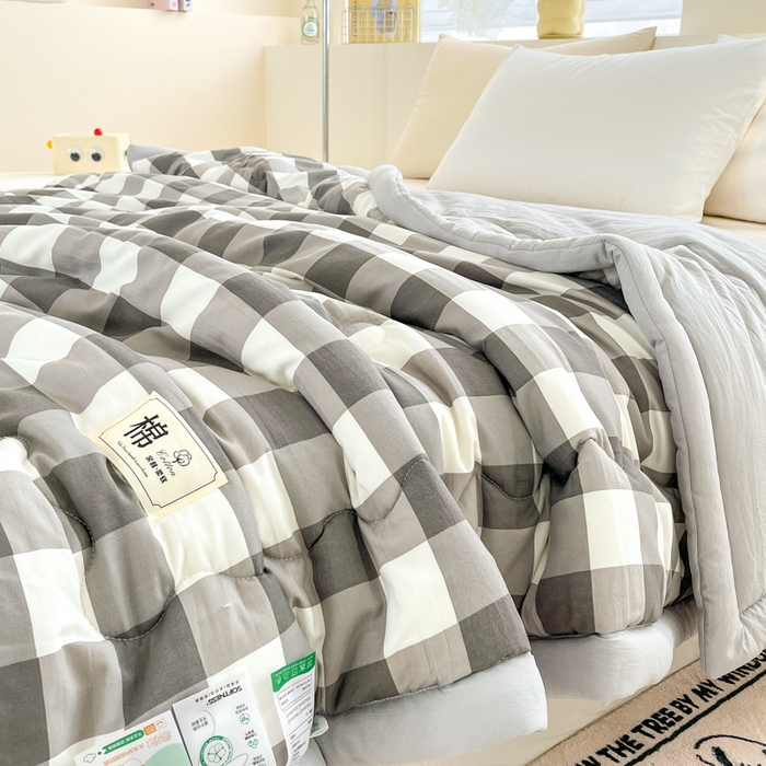 91家纺网 家纺一手货源 找家纺 爱宝被业 2025新款A类无印风针织棉新疆棉花夏被 密语