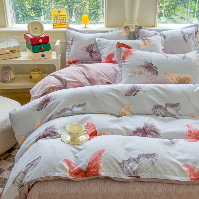 91家纺网 家纺一手货源 找家纺 佑佳家纺 2025年新款铂金棉芦荟棉学生三件套四件套 单被套 单枕套「支持定做各种尺寸」 五彩蝶