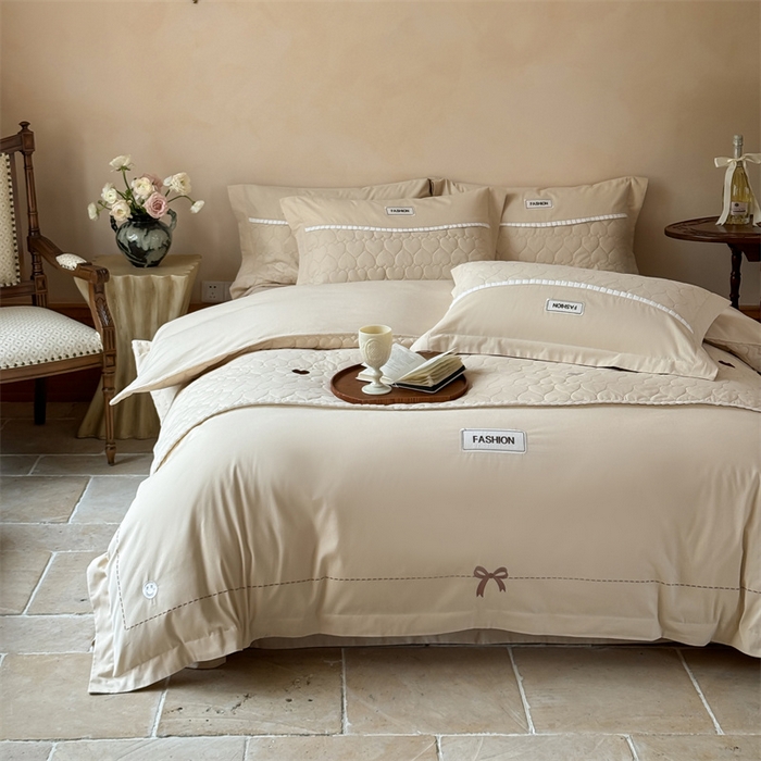 91家纺网 家纺一手货源 找家纺 红番天家居馆 2025新款浪漫桃心-全棉绗缝磨毛四件套 汉白玉