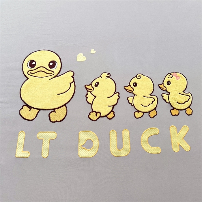 91家纺网 家纺一手货源 找家纺 梦舒羽 2025新款贴布绣针织棉双层纱枕套 旅行鸭-浅灰