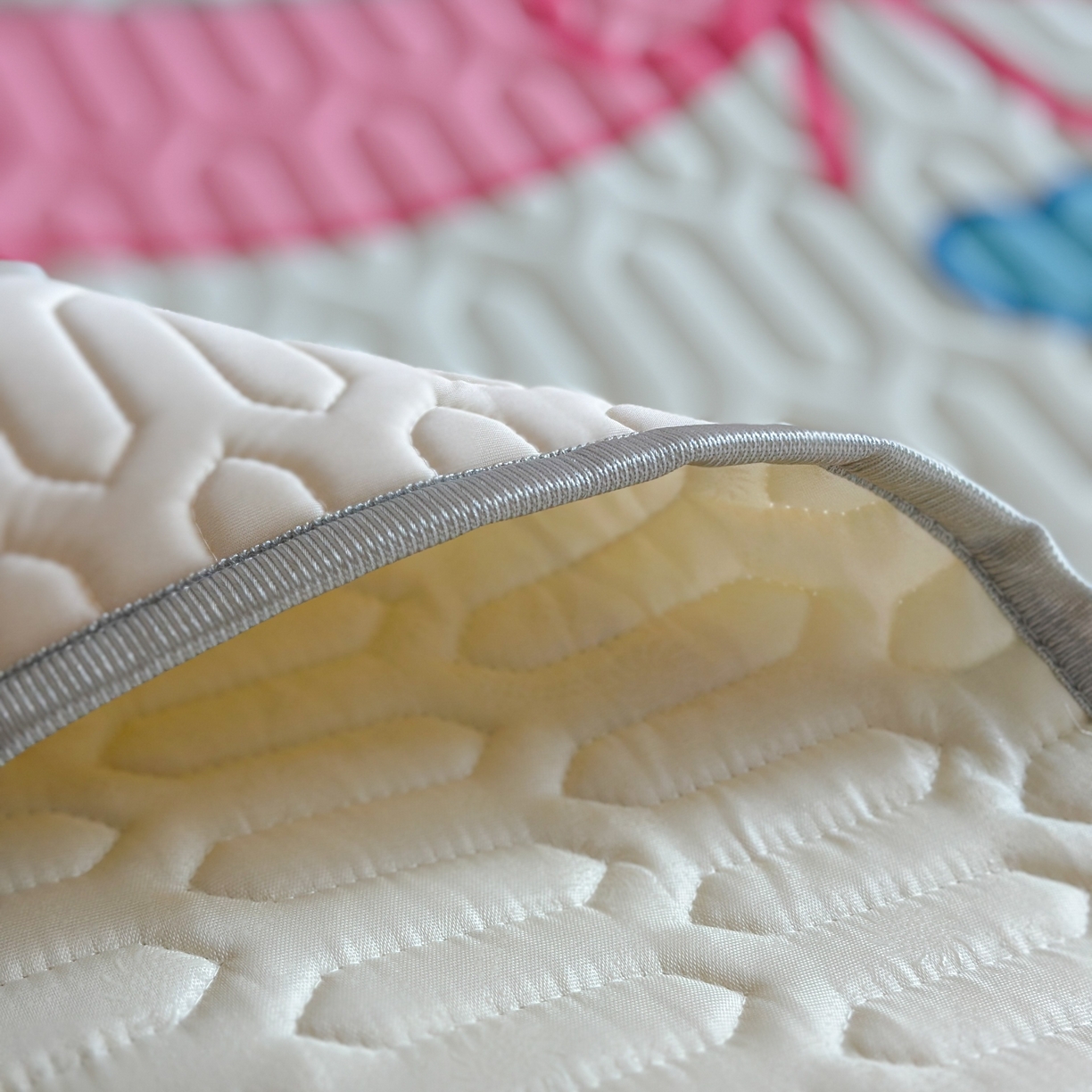 91家纺网 家纺一手货源 找家纺 美乐迪家纺2025新款凉感丝乳胶凉席夏被夏凉被空调被 派对小猫