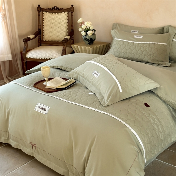 91家纺网 家纺一手货源 找家纺 宏羽纺 2025新款全棉绗缝加厚磨毛四件套 灰调绿