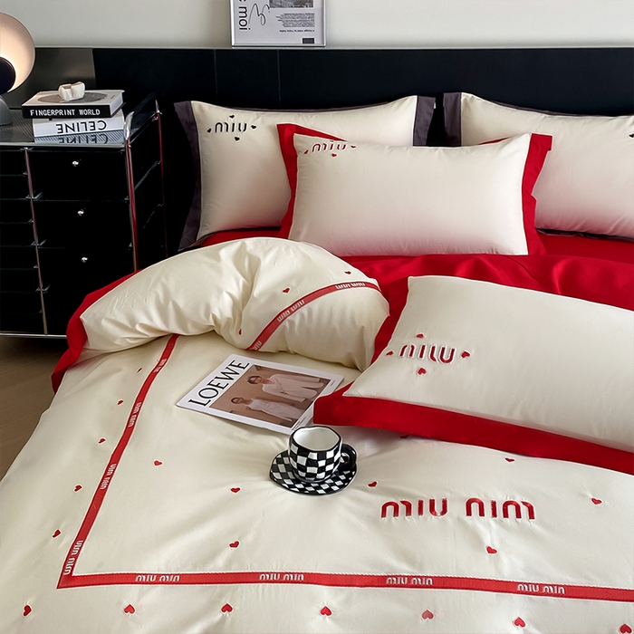 91家纺网 家纺一手货源 找家纺 理想家家纺 2025新款水洗真丝缪缪云朵棉四件套 缪缪-红