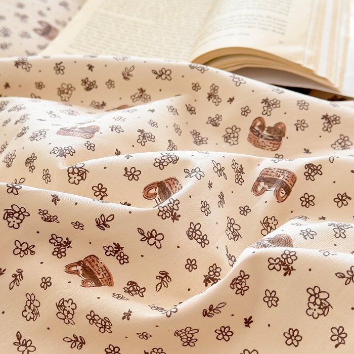 91家纺网 家纺一手货源 找家纺 花西夫人2025新款13372纯棉印花全棉四件套床单床笠款美拉德小篮子