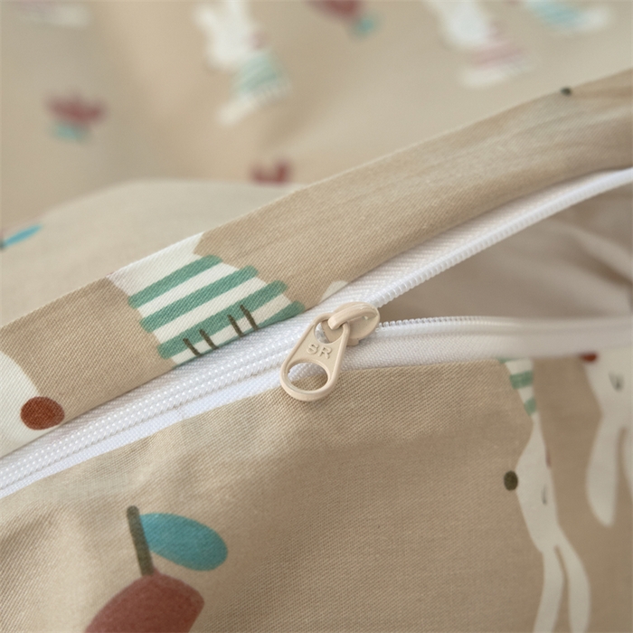 91家纺网 家纺一手货源 找家纺 花西夫人2025新款13372纯棉印花全棉四件套床单床笠款波波兔