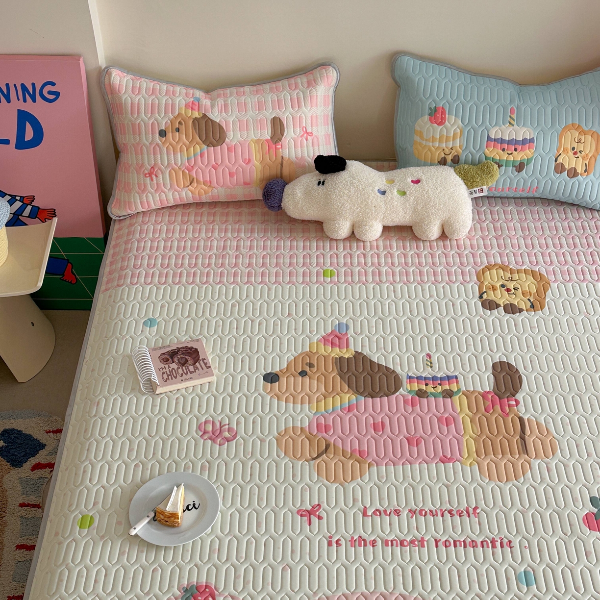 91家纺网 家纺一手货源 找家纺 美乐迪家纺2025新款凉感丝乳胶凉席夏被夏凉被空调被 蛋糕腊肠狗