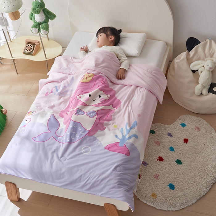 91家纺网 家纺一手货源 找家纺 荷马之梦 2025新款卡通数码印花大版针织棉儿童夏被-绵绵系列 小美人鱼