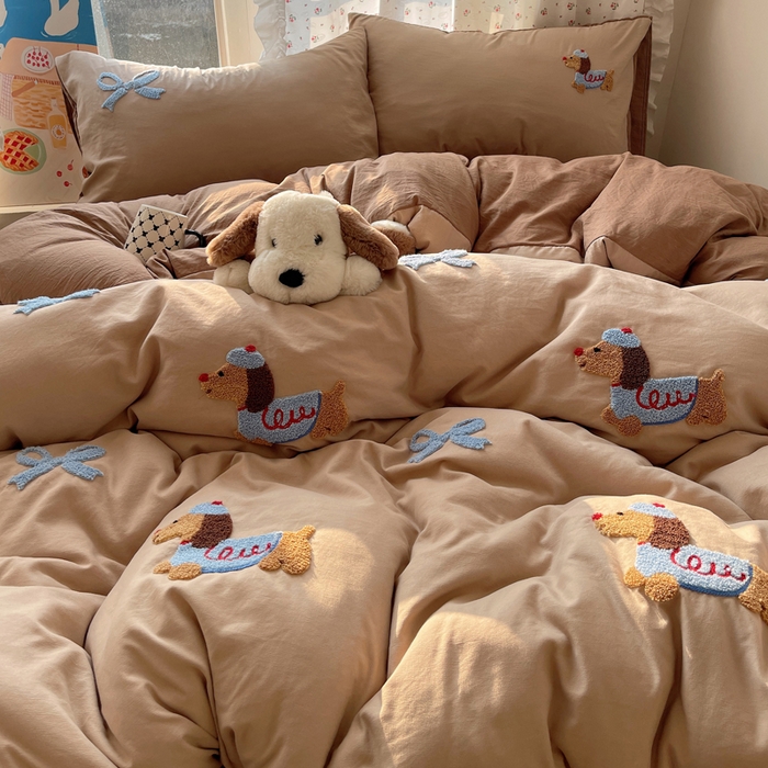 91家纺网 家纺一手货源 找家纺 慕澄家纺 2025新款毛巾绣小清新四件套 快乐腊肠狗