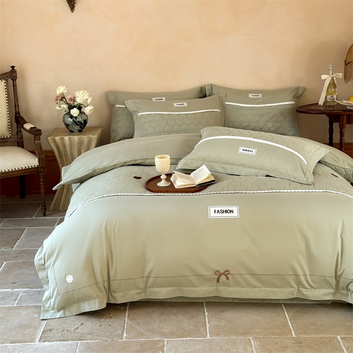 91家纺网 家纺一手货源 找家纺 宏羽纺 2025新款全棉绗缝加厚磨毛四件套 灰调绿