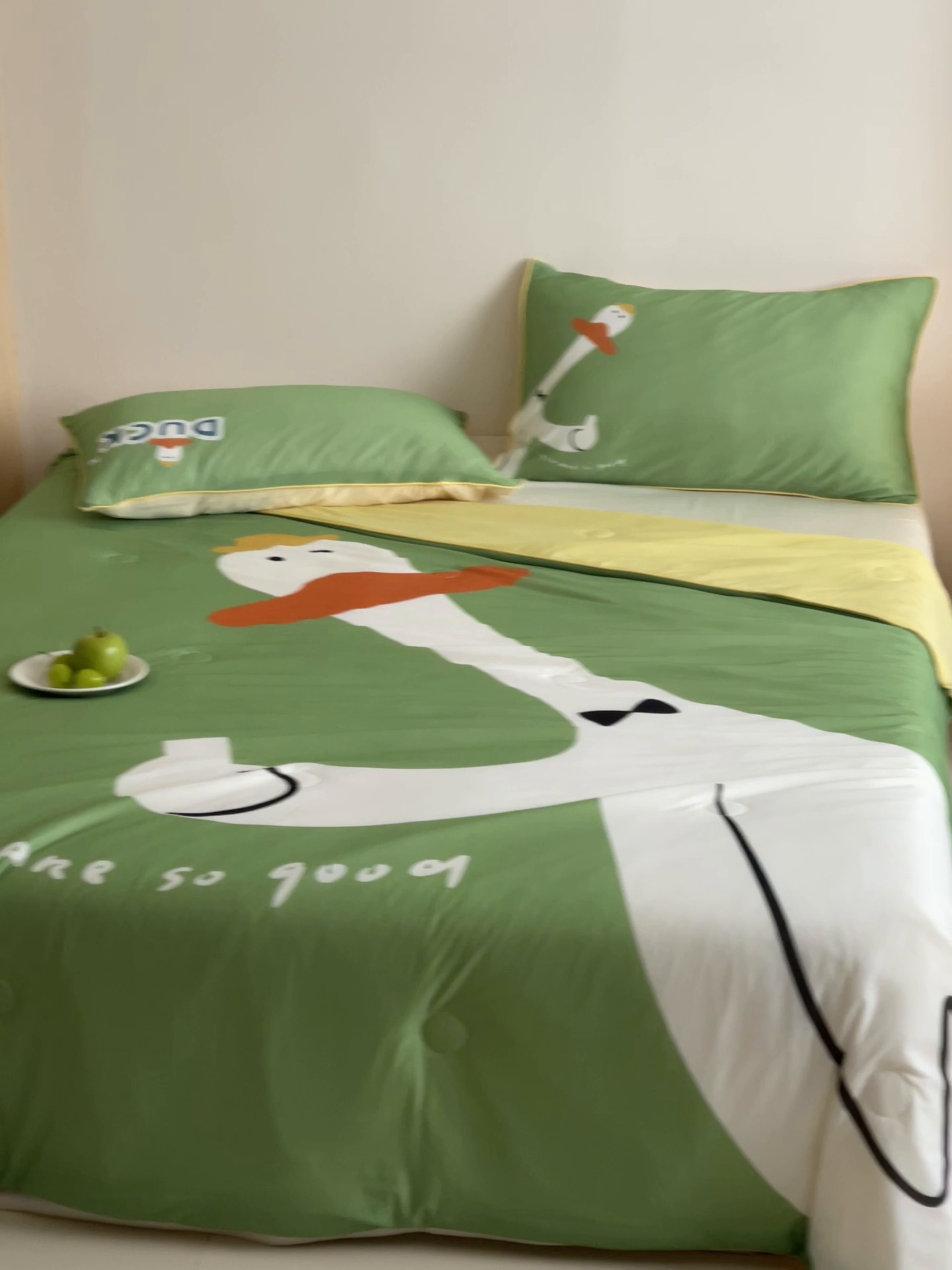 91家纺网 家纺一手货源 找家纺 大彩家居 2025新款凉感丝大版数码印花夏凉被 快乐鸭