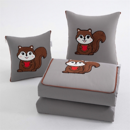 91家纺网 家纺一手货源 找家纺 （总）宝马家纺（原梦童画）2025新款四季款磨毛毛巾绣小松鼠抱枕被