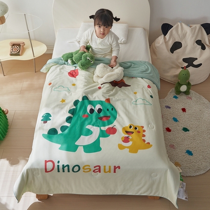 荷马之梦 2025新款卡通数码印花大版针织棉儿童夏被-绵绵系列 恐龙伙伴