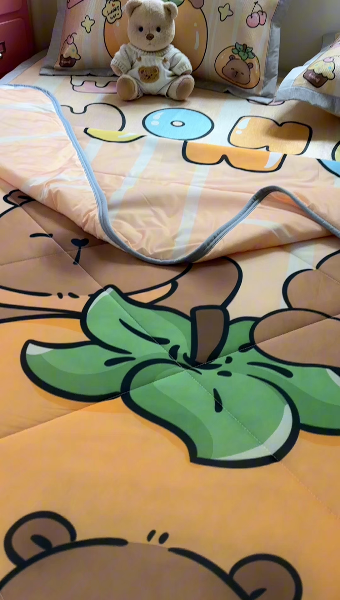 91家纺网 家纺一手货源 找家纺 希诺2025新款大版卡通凉感丝夏被冰感空调被子被芯 贪吃卡皮巴拉