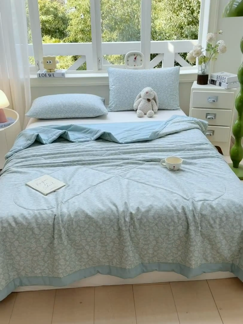 91家纺网 家纺一手货源 找家纺 沃尔居 2025新款双面全棉印花夏被可机洗小清新纯棉夏凉被薄被芯空调被子 轻盈如羽