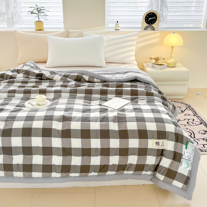 91家纺网 家纺一手货源 找家纺 爱宝被业 2025新款A类无印风针织棉新疆棉花夏被 密语