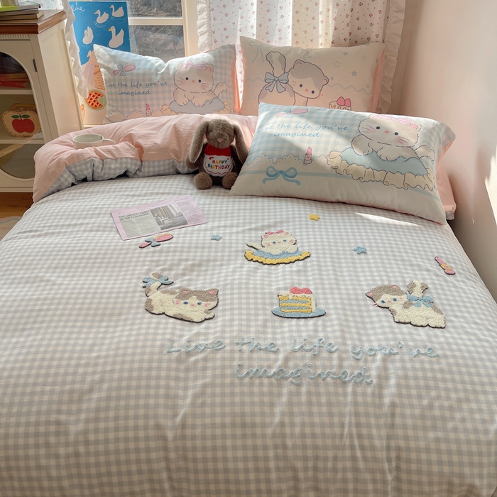 91家纺网 家纺一手货源 找家纺 慕澄家纺 2025新款毛巾绣小清新四件套 猫咪聚会