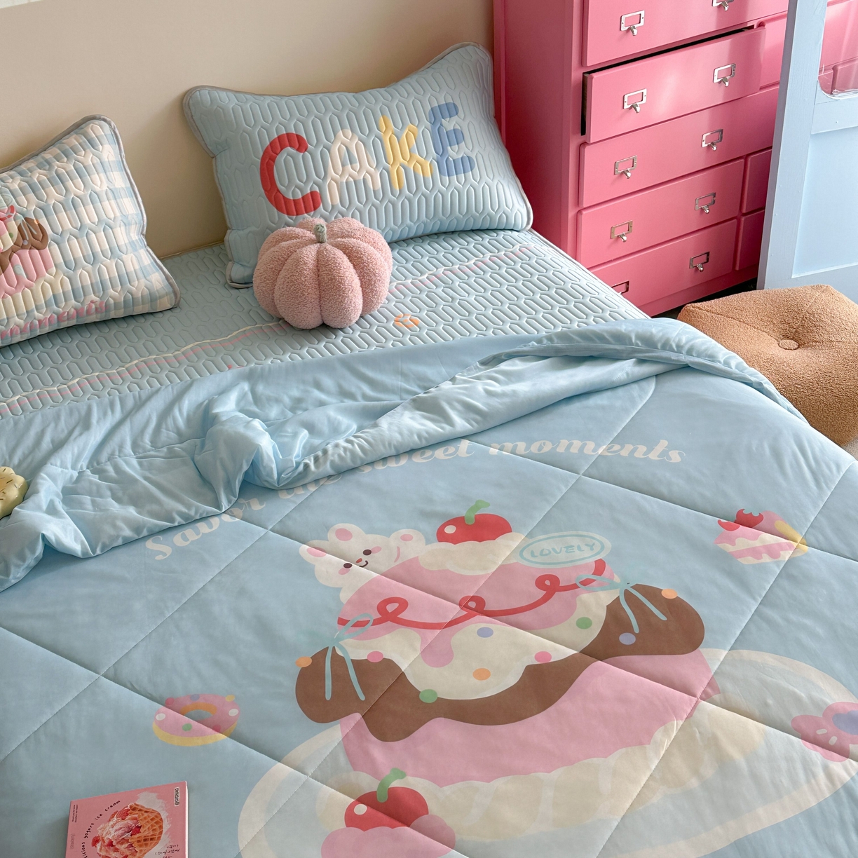 91家纺网 家纺一手货源 找家纺 美乐迪家纺2025新款凉感丝乳胶凉席夏被夏凉被空调被 甜蜜蛋糕