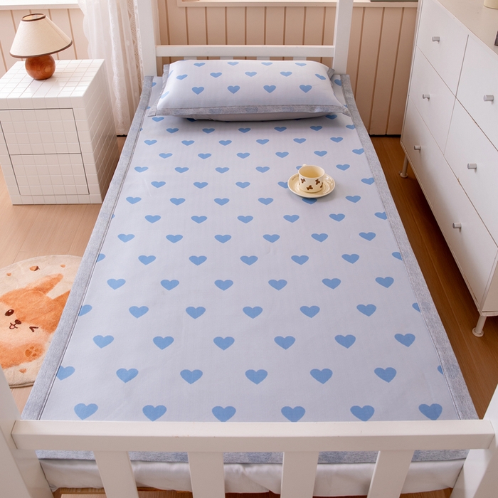 91家纺网 家纺一手货源 找家纺 凌云 2025新款学生宿舍提花凉感冰丝席 甜心-蓝