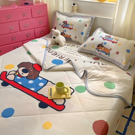 91家纺网 家纺一手货源 找家纺 希诺2025新款大版卡通凉感丝夏被冰感空调被子被芯 滑板腊肠狗