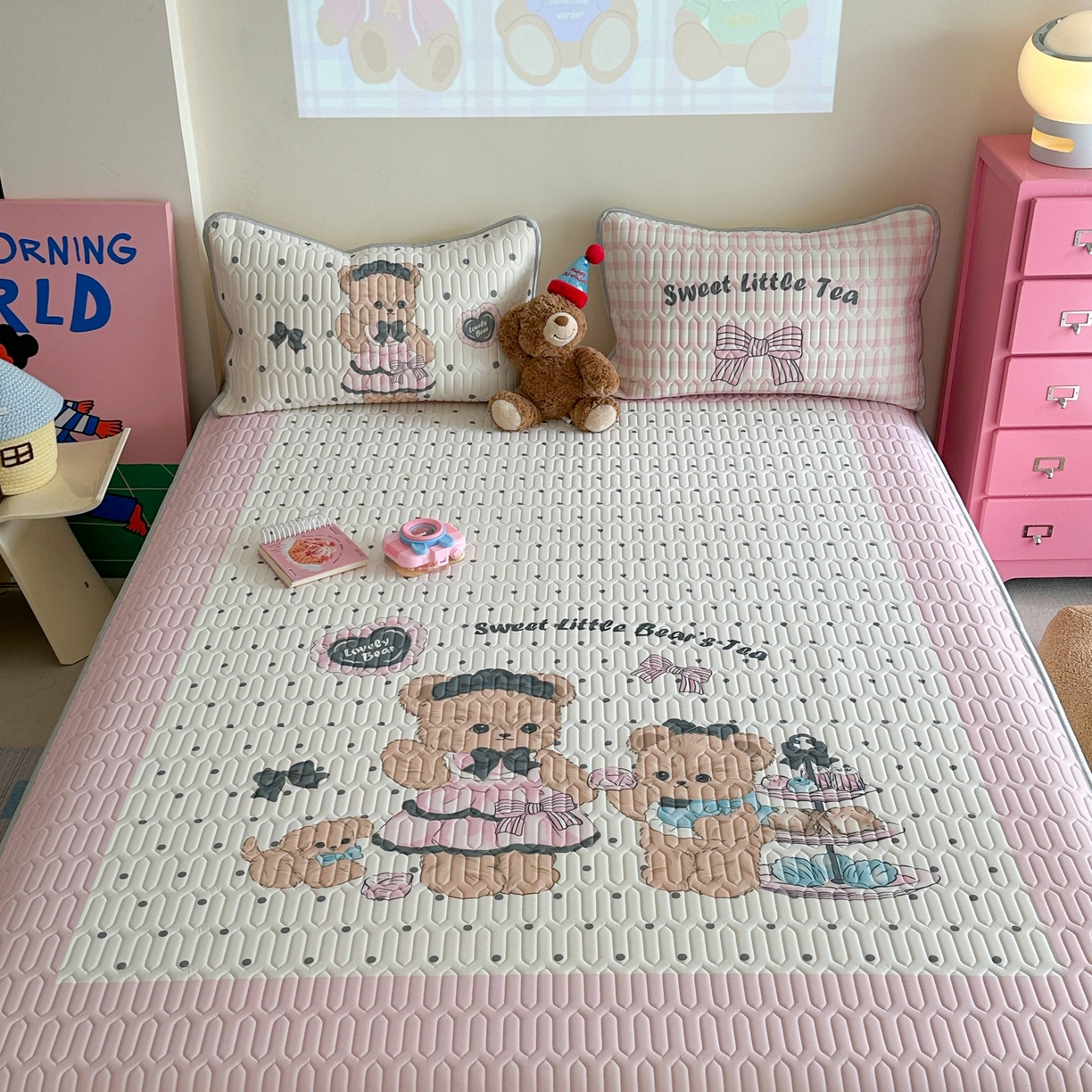 91家纺网 家纺一手货源 找家纺 美乐迪家纺2025新款凉感丝乳胶凉席夏被夏凉被空调被 茶话熊