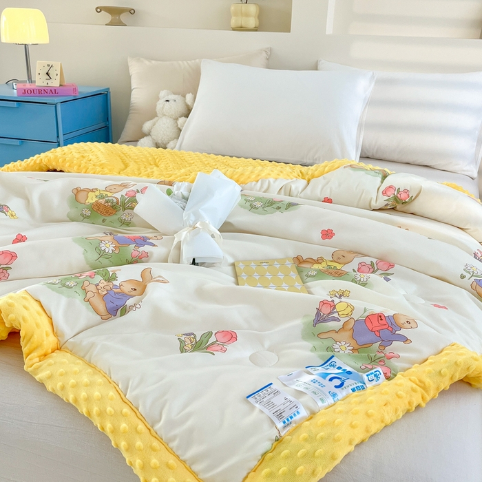 91家纺网 家纺一手货源 找家纺 爱宝被业 2025新款豆豆夏被 彼得兔