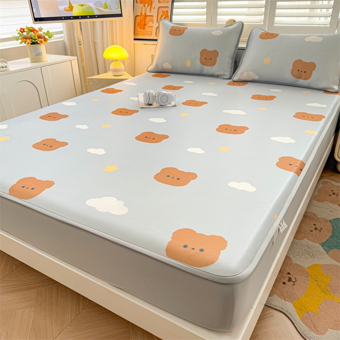 91家纺网 家纺一手货源 找家纺 雯豆家纺 2025夏季新品碳光冰丝凉席床笠款三件套印花小清新绑带冰丝席床罩 碳光冰丝席-床笠款-布丁小昔