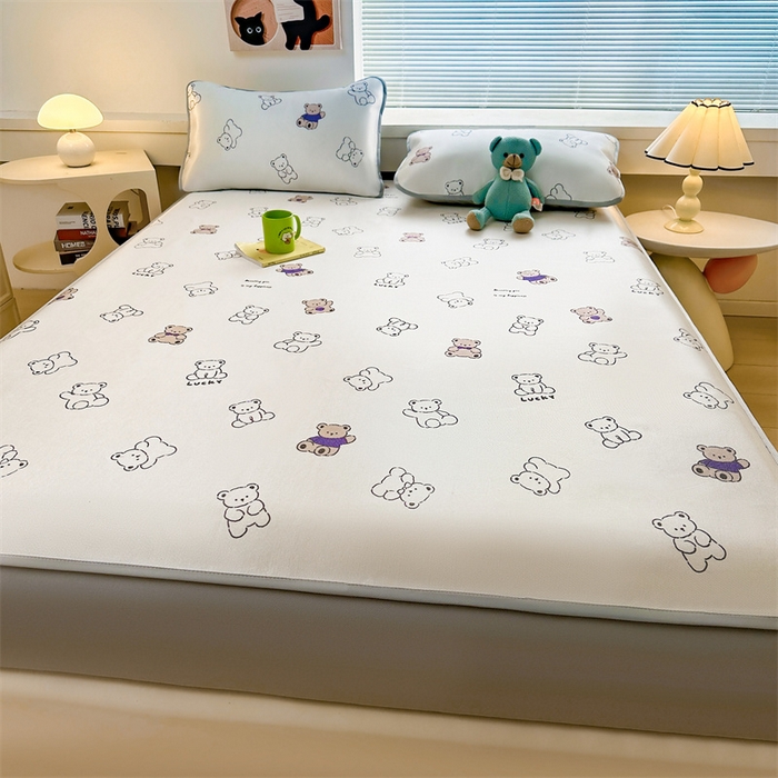 91家纺网 家纺一手货源 找家纺 雯豆家纺 2025夏季新品冰藤印花床笠三件套加厚冰丝软藤席小清新印花床罩单件 冰藤席-床笠款-米洛熊