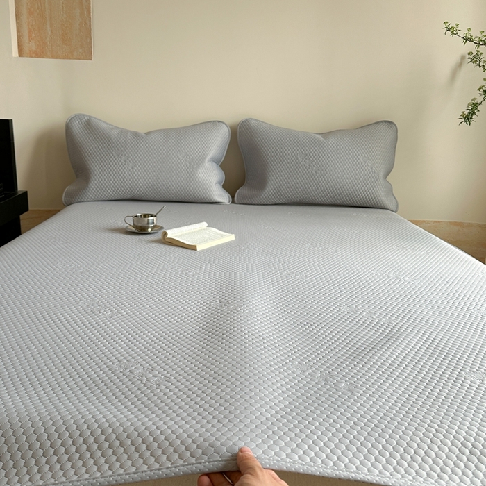 91家纺网 家纺一手货源 找家纺 凉百百 2025新款3D豆豆凉感凉席系列-小米粒 高级灰