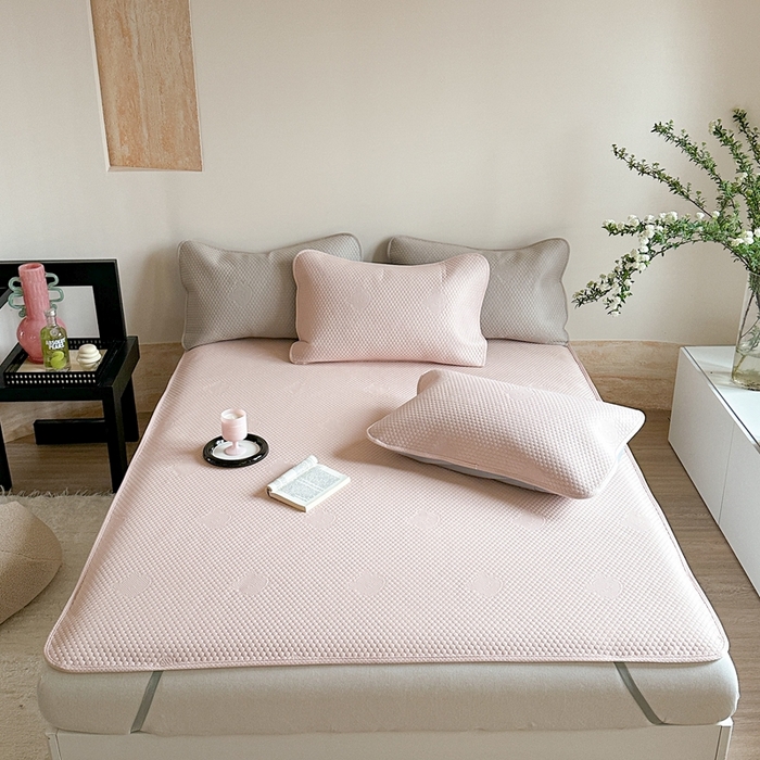 91家纺网 家纺一手货源 找家纺 凉百百 2025新款3D豆豆凉感凉席系列-小熊 少女粉