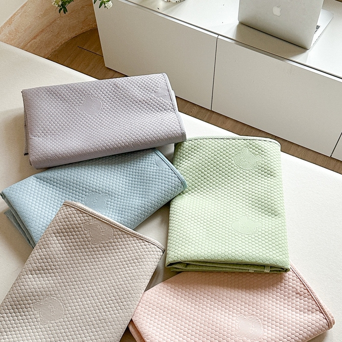 91家纺网 家纺一手货源 找家纺 凉百百 2025新款3D豆豆凉感凉席系列-小熊 组合图仅供展示