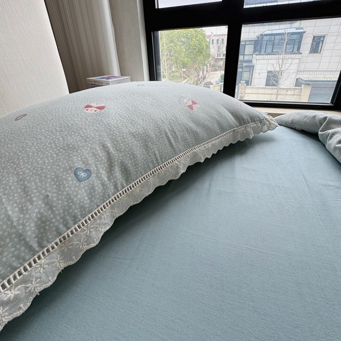 91家纺网 家纺一手货源 找家纺 8+8 （花型持续更新中）2025新款全棉双层纱镂空花边/皱皱花边四件套 甜甜兔