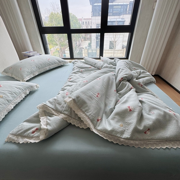 91家纺网 家纺一手货源 找家纺 8+8 （花型持续更新中）2025新款全棉双层纱镂空花边/皱皱花边四件套 甜甜兔