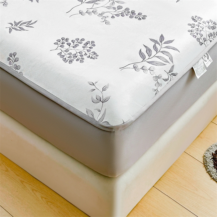 91家纺网 家纺一手货源 找家纺 雯豆家纺 2025夏季新品冰藤印花床笠三件套加厚冰丝软藤席小清新印花床罩单件 冰藤席-床笠款-赛里木语