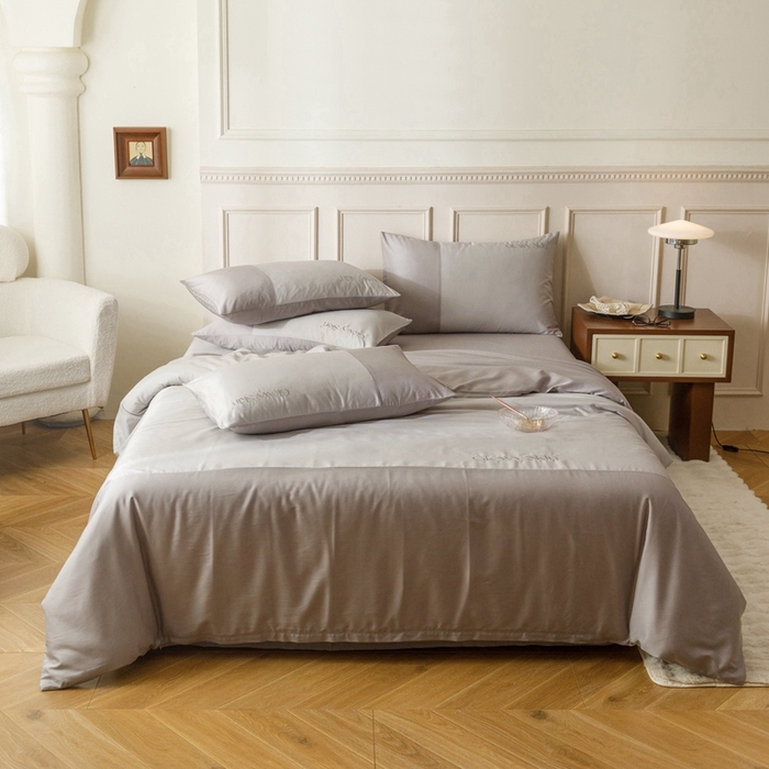 91家纺网 家纺一手货源 找家纺 金奇达2025新款【黛拉】-茧养莱赛尔四件套（标准号全网控价（折后券后）不低于228元） 黛拉-云母灰